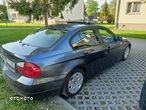 BMW Seria 3 318i - 31