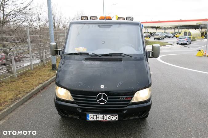 Mercedes-Benz Sprinter - 4