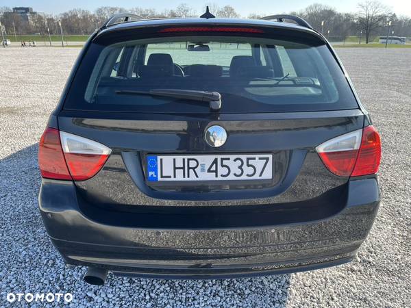 BMW Seria 3 318i - 6