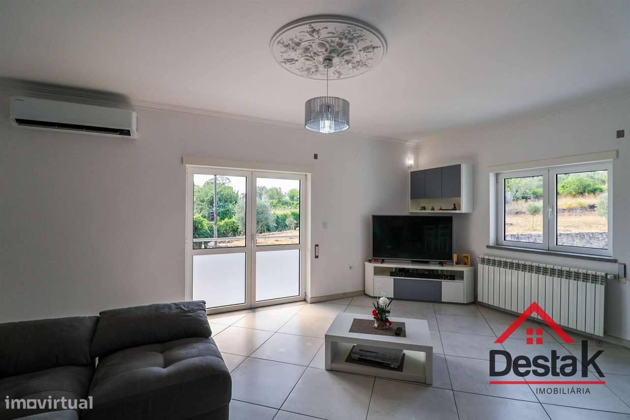 Moradia T4 com piscina para venda em Viseu - Grande imagem: 3/49