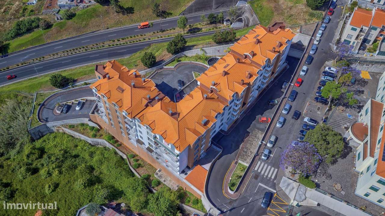 Vista Mar Soberba: Apartamento T2 no Último Andar – Caniço, Madeira-24