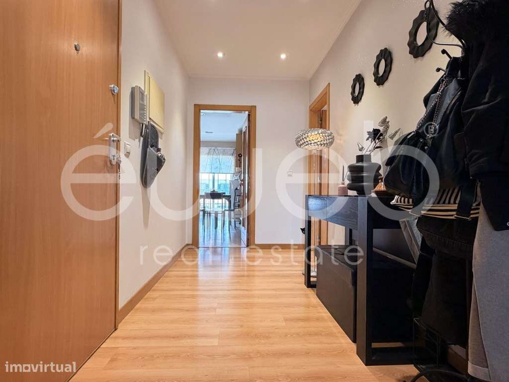 Apartamento T3 com Garagem e Arrecadação, em Aires-8
