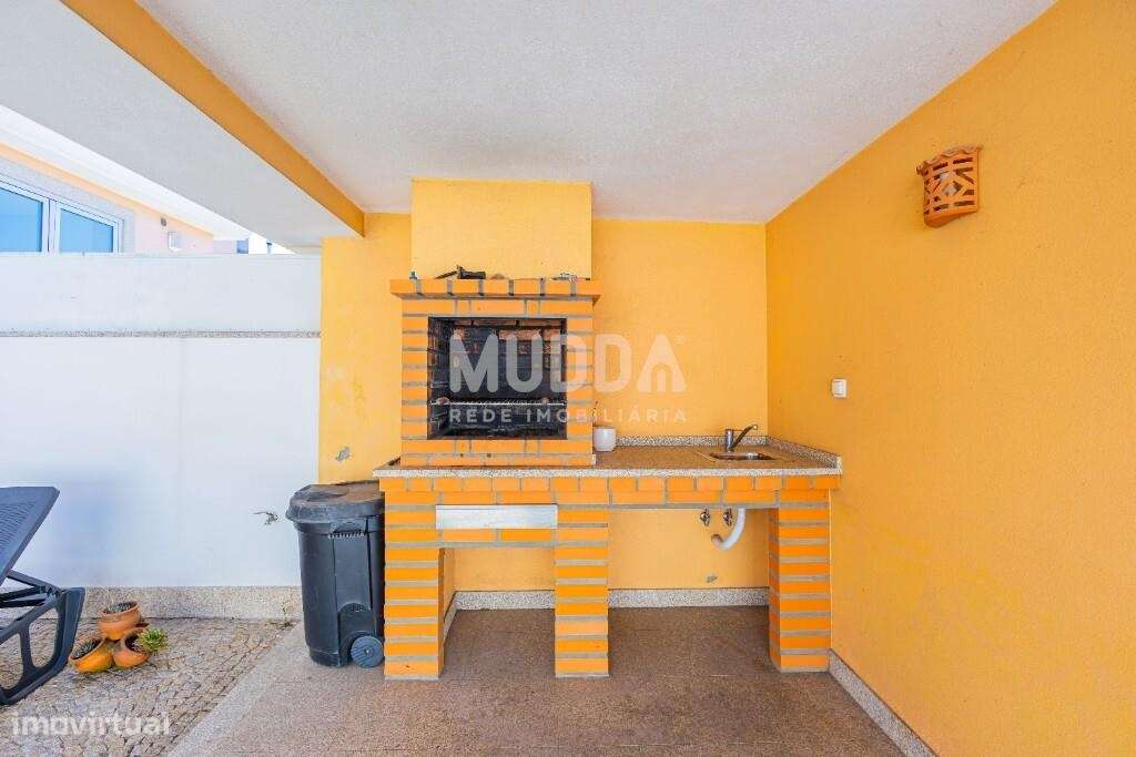 Excelente moradia geminada T4 em Santa Maria da Feira-30
