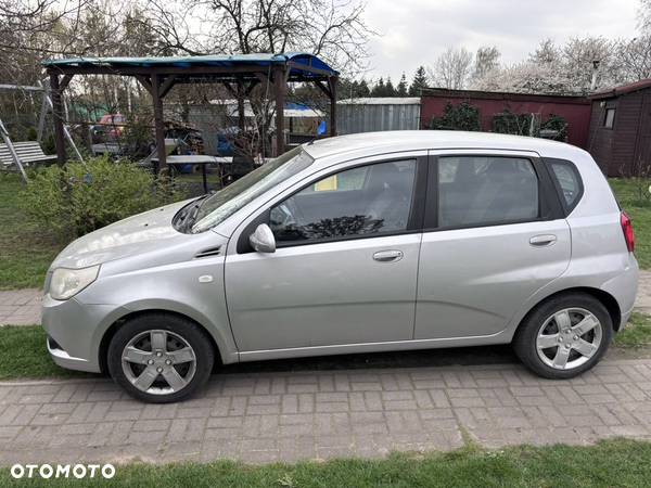 Chevrolet Aveo 1.2 16V Base - 3