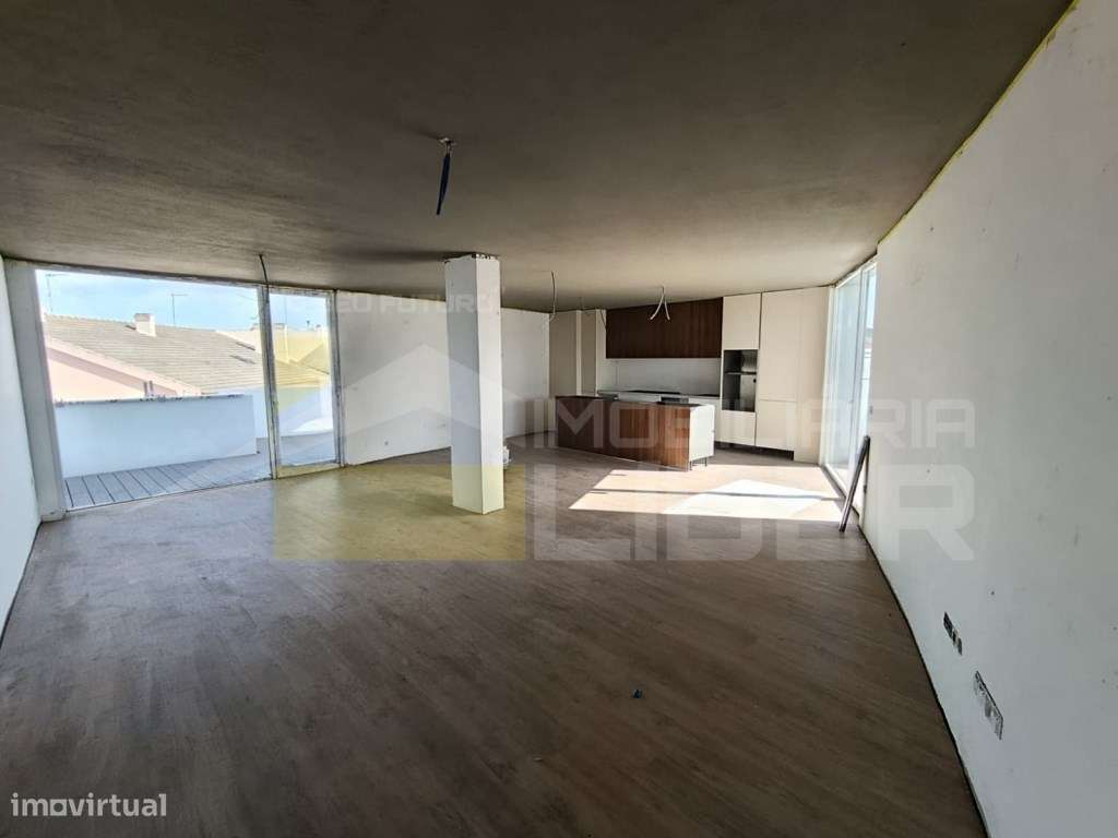 T4 penthouse duplex na Lourinha-17