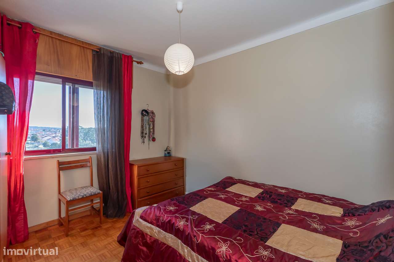 T3 em bom estado de conservação no Algueirão-16