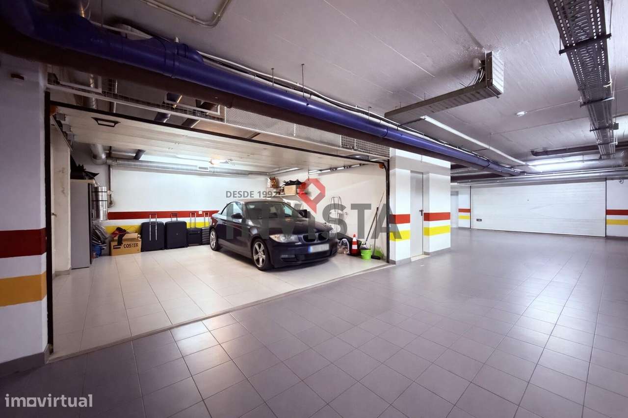 T3 com varanda e box dupla na Urbanização da Malvarosa-29