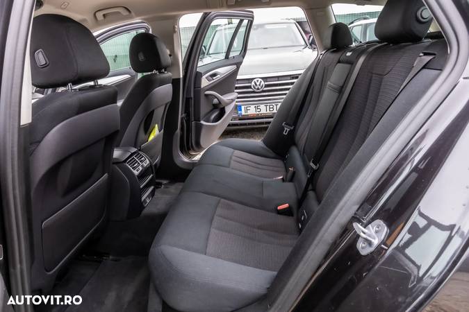 BMW Seria 5 520d Touring - 14