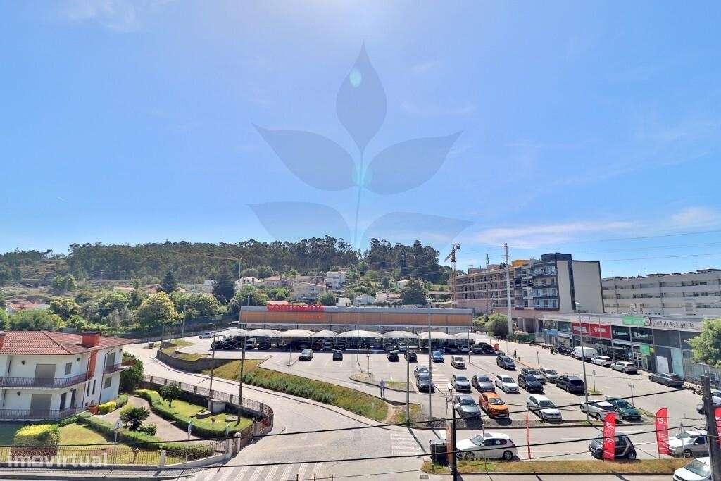 Apartamento T4 em Celeirós | 4 Suites | Garagem para 2 Viaturas-16