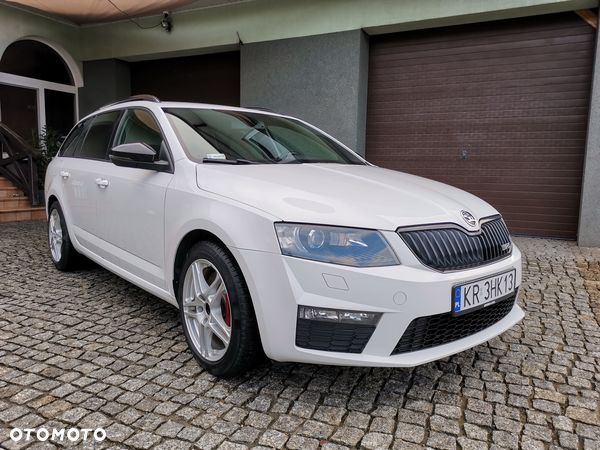 Skoda Octavia Combi 2.0 TDI DSG RS - 1