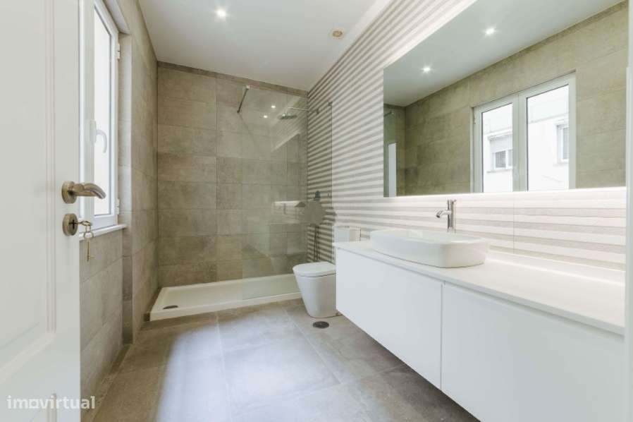 T1 a estrear com garagem no Ccém junto transportes - Grande imagem: 5/8