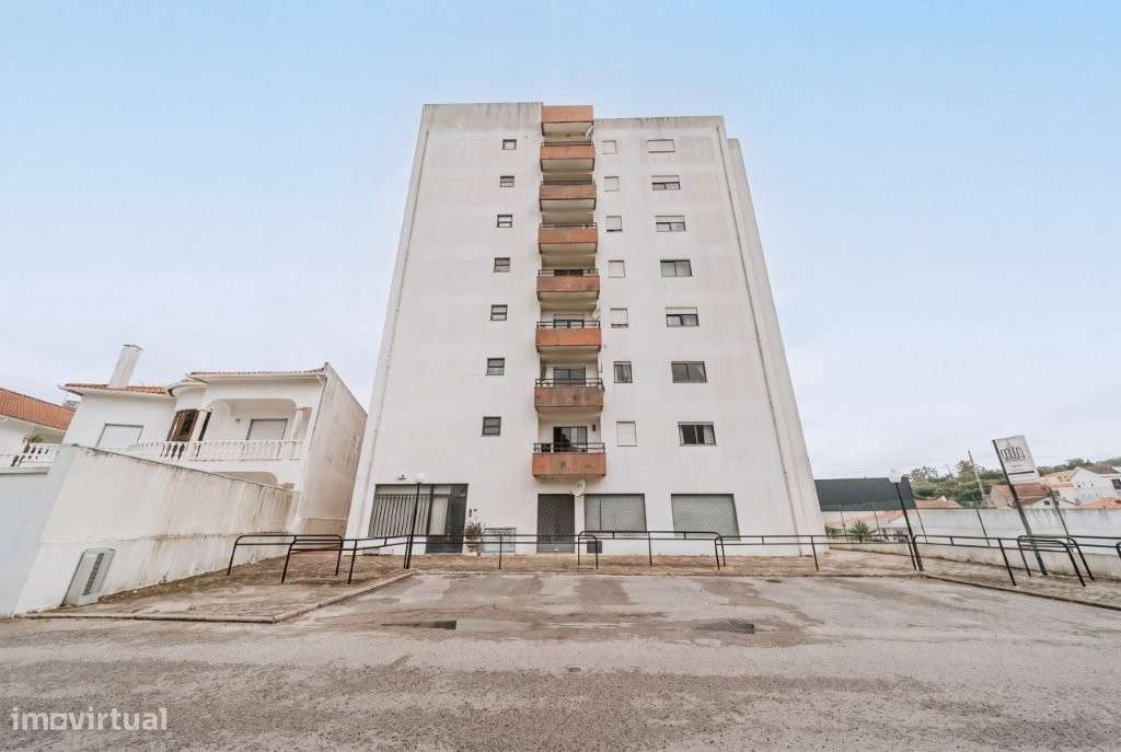 Apartamento T1 totalmente renovado com entrada independente – Minde-13