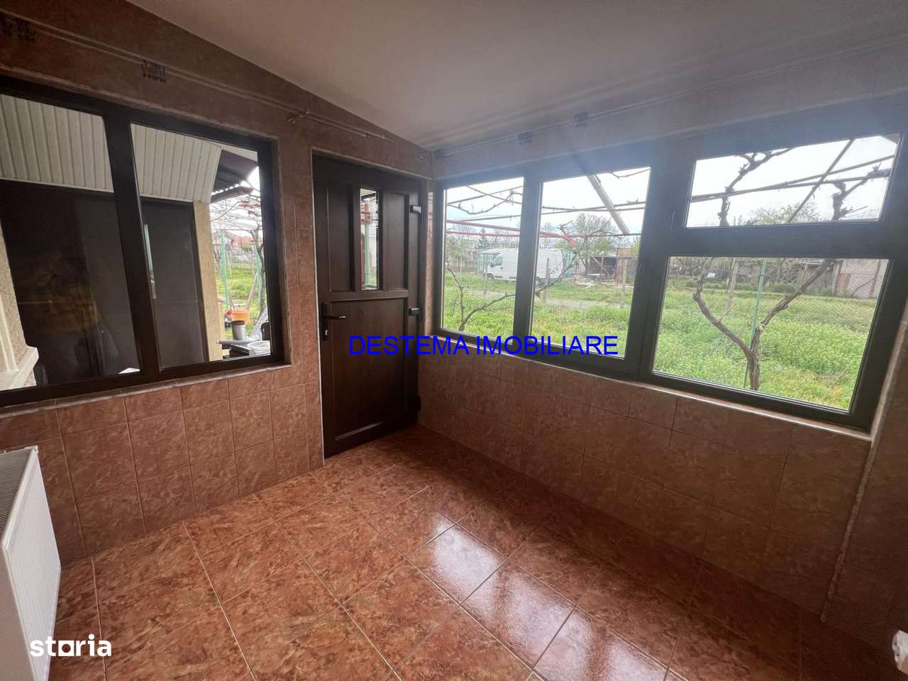 Valu lui Traian, casa la strada principala - Imagine principală: 2/8