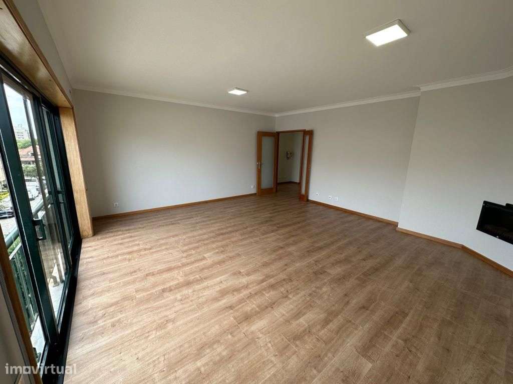 Vendo apartamento T3 remodelado a 150 metros praia vila do conde - Grande imagem: 3/43
