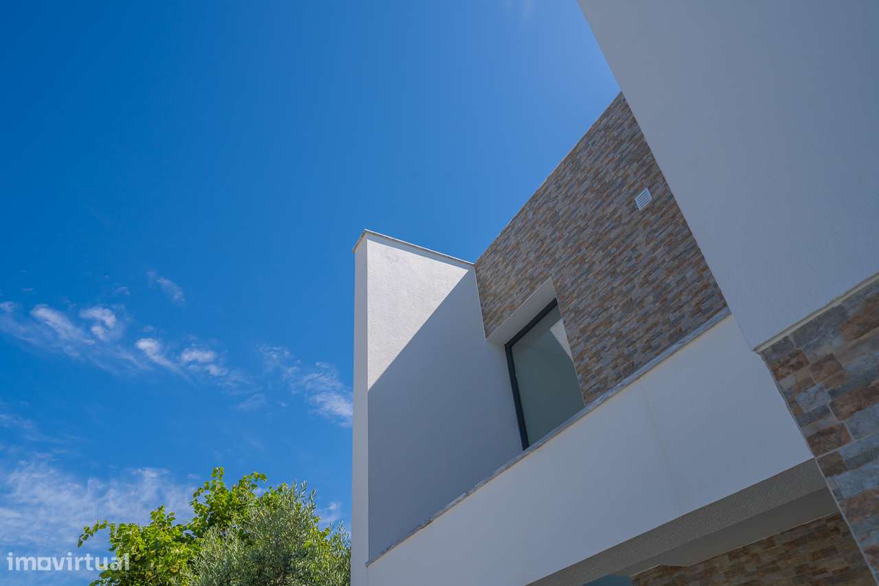 | Maravilhosa Moradia T4 | Piscina | Colégio St. Peter's School |-8