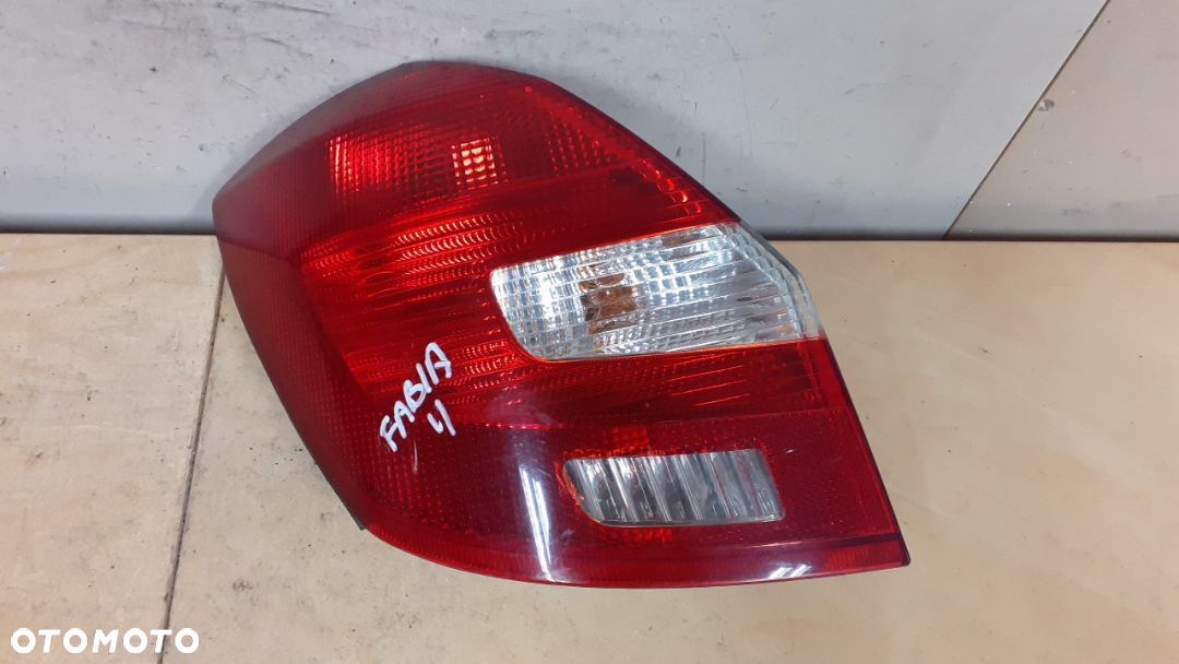 LAMPA TYŁ TYLNA LEWA SKODA FABIA II - 1