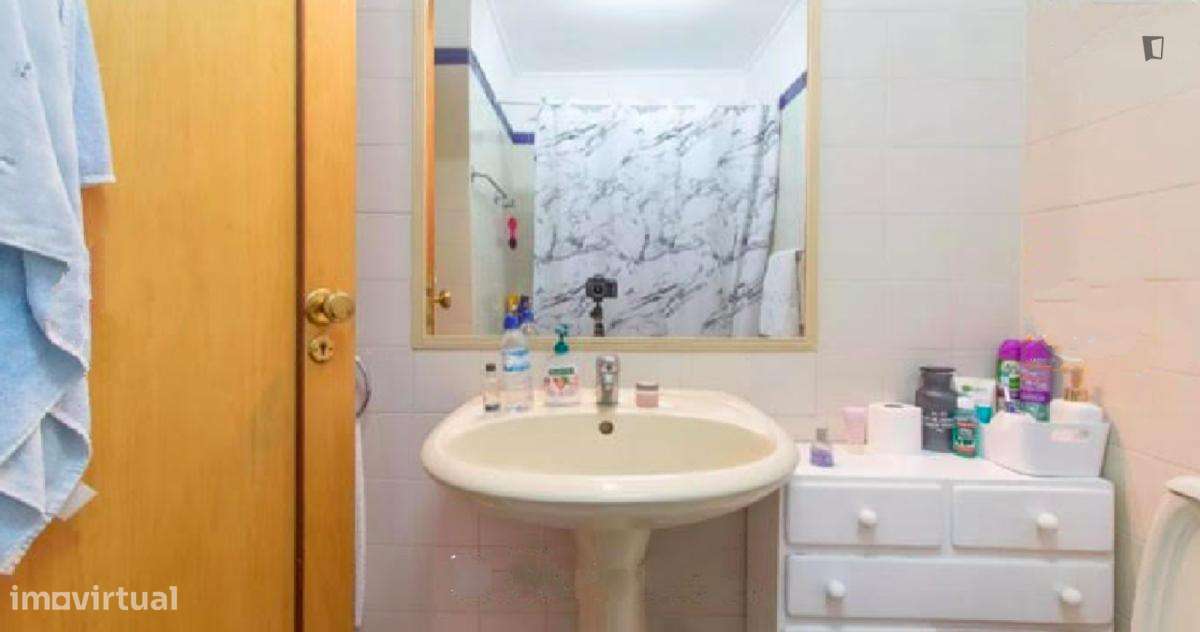 Quarto - localizado em Carcavelos Lisbon - Grande imagem: 5/15