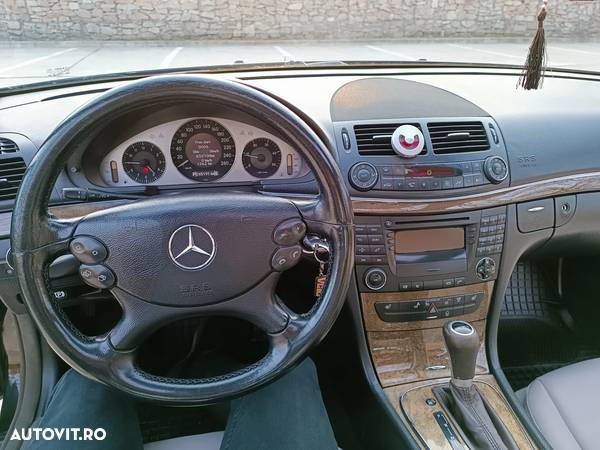 Mercedes-Benz E - 10