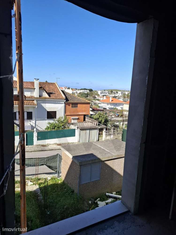 Lote de terreno com projecto de construção em curso | Moradia T3 isola-28