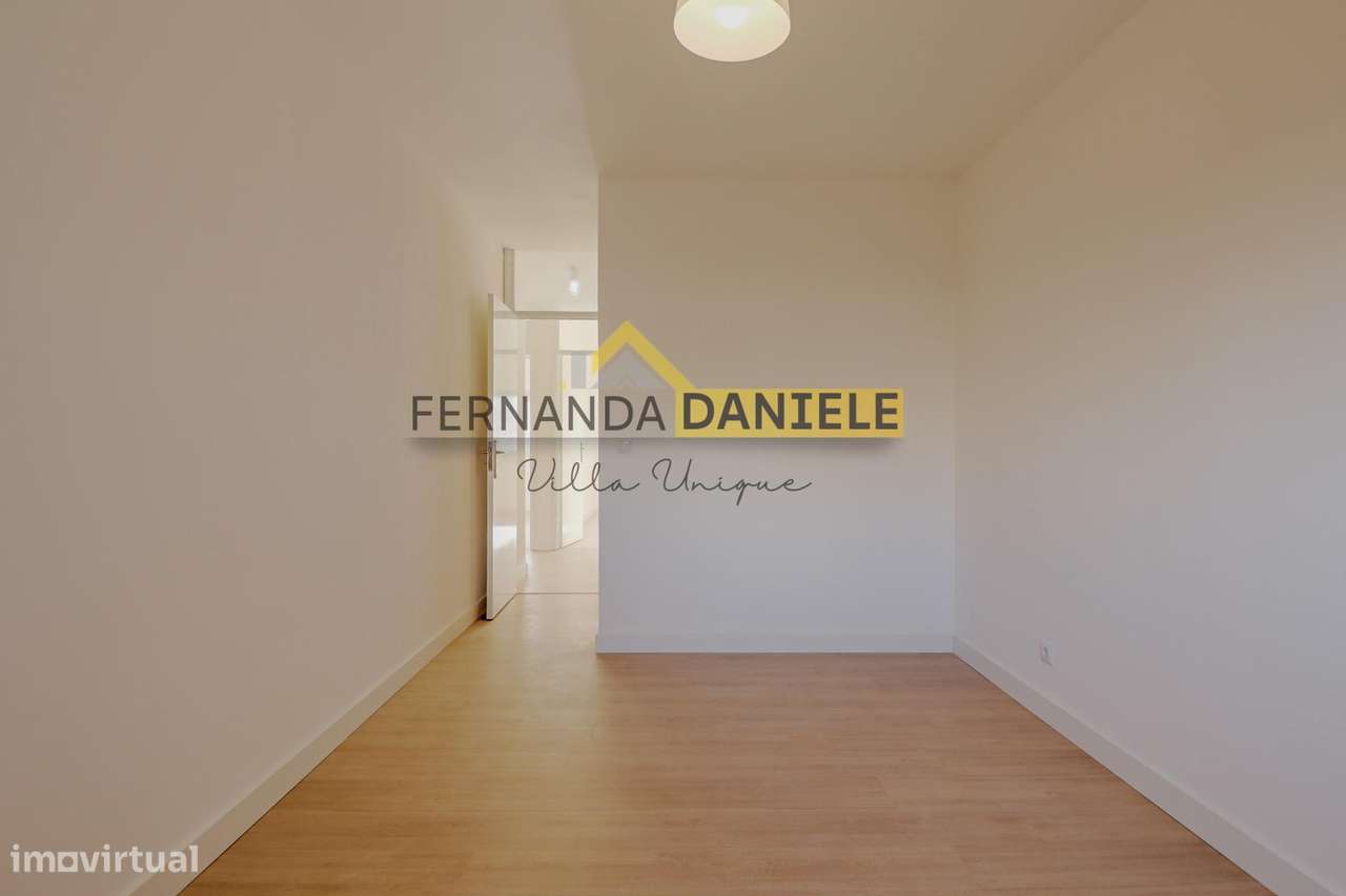 * Oportunidade * Apartamento T3 remodelado, em localização...-22
