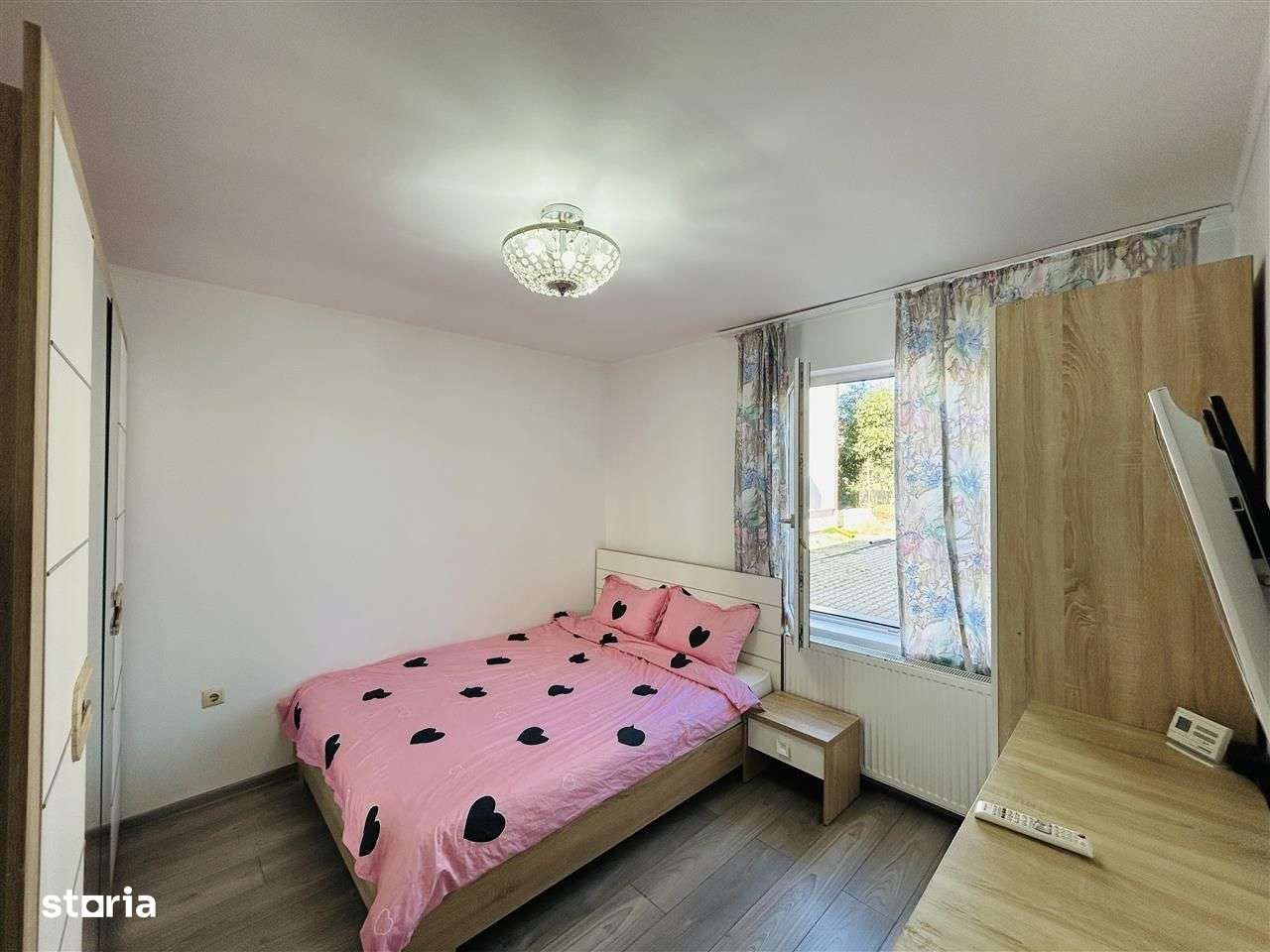 Vand ap 2 camere cu gradina + 2 locuri de parcare, mobilat si utilat - Imagine principală: 3/9