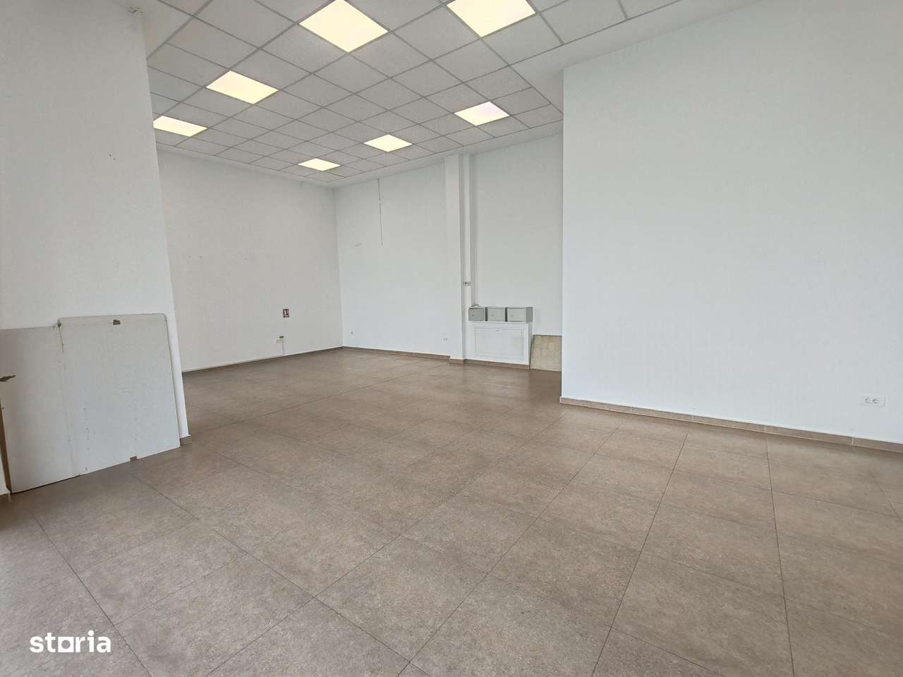 Spațiu Comercial în Coresi Avangarden - Imagine principală: 3/4