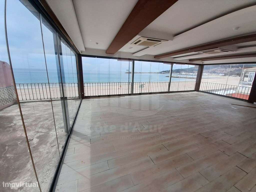 Prédio T7 na Primeira Linha da Praia em Sesimbra - Grande imagem: 4/30