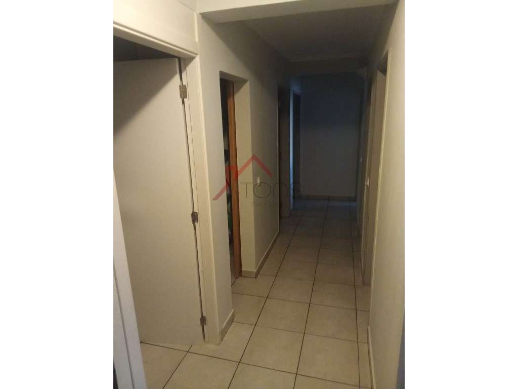 APARTAMENTO T3 + 2 CASAS DE BANHO + CAVE-17
