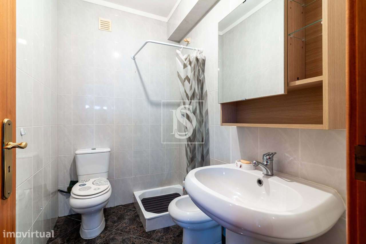 Apartamento T3 em Lamaçães – Braga | Prédio com Obras Estruturais Já A-17