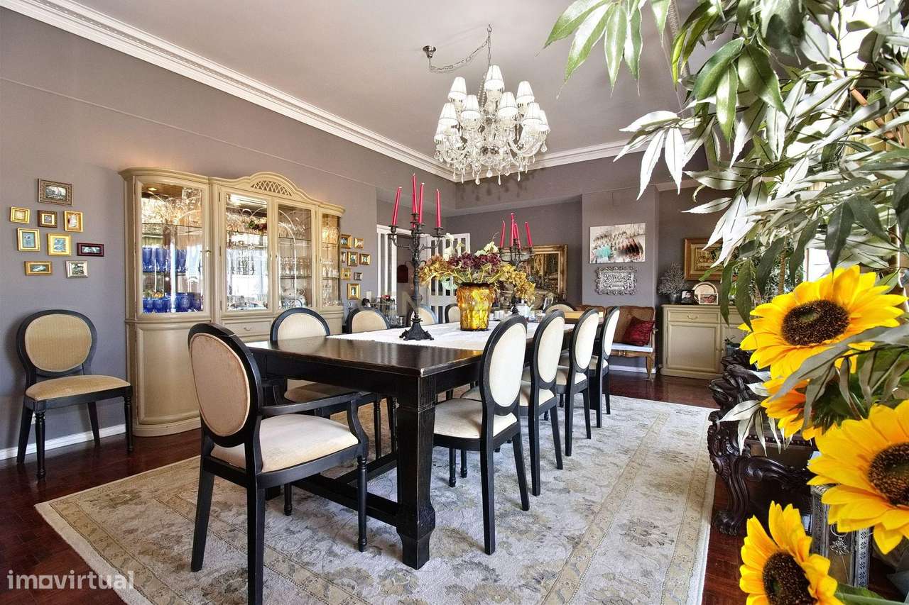 Apartamento T6 com Terraço e Vista 360º em Campolide - 314m²-8