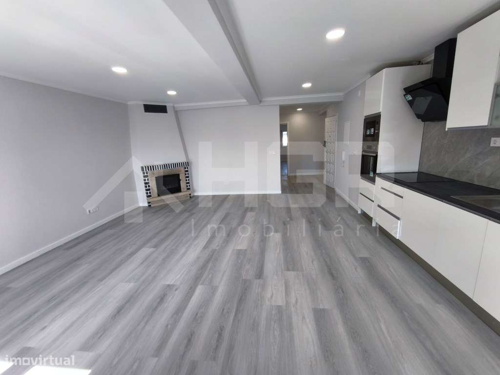 T4 | TOTALMENTE RENOVADO | BOAS ÁREAS | 2 CASAS DE BANHO | AMORA - ...-15