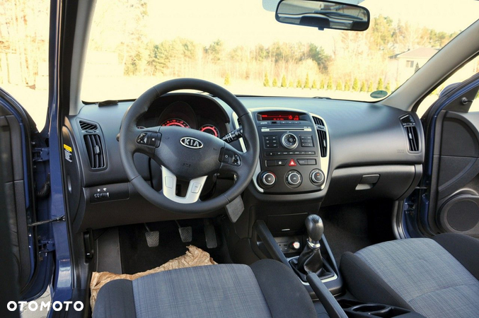 Kia Ceed - 28