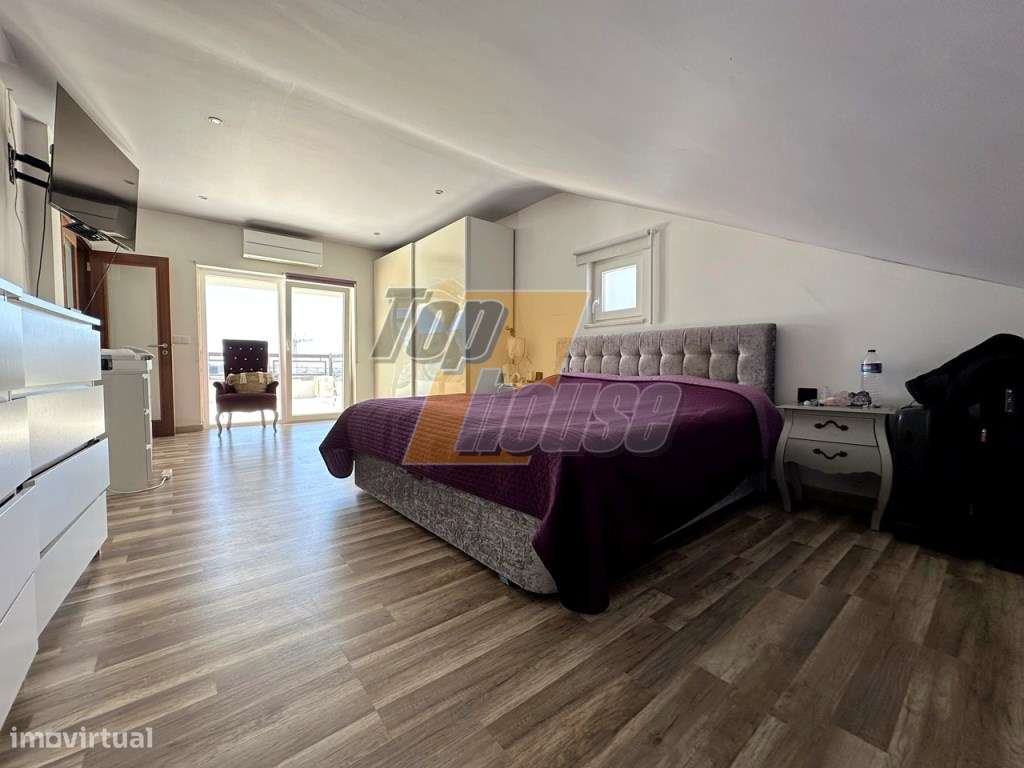 Moradia Isolada T4+1 - Vista de Mar - Charneca de Caparica-33