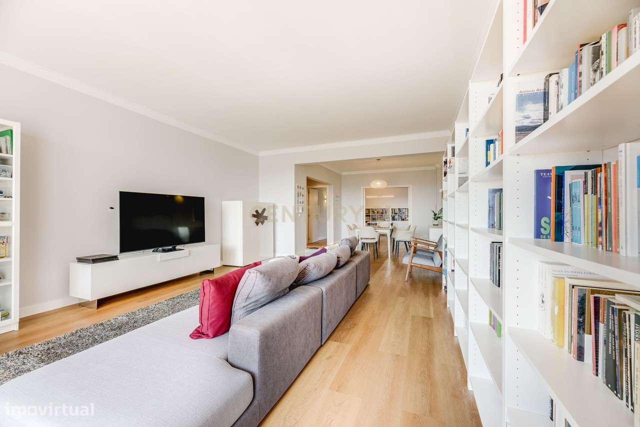 Fantástico T4 Alvalade com varandas, estacionamento e arrecadação-16