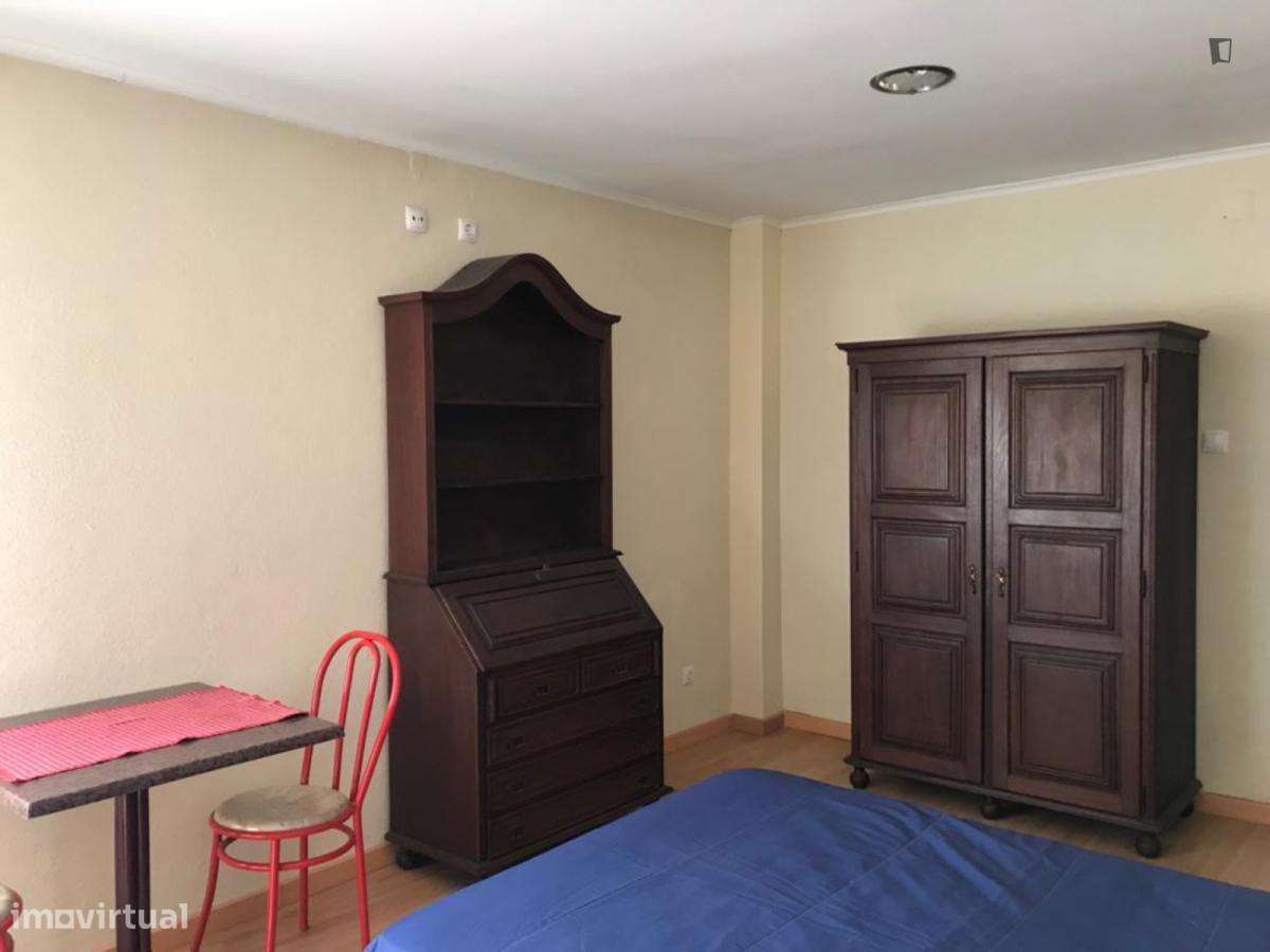 Quarto - localizado em Lumiar Lisbon - Grande imagem: 3/13