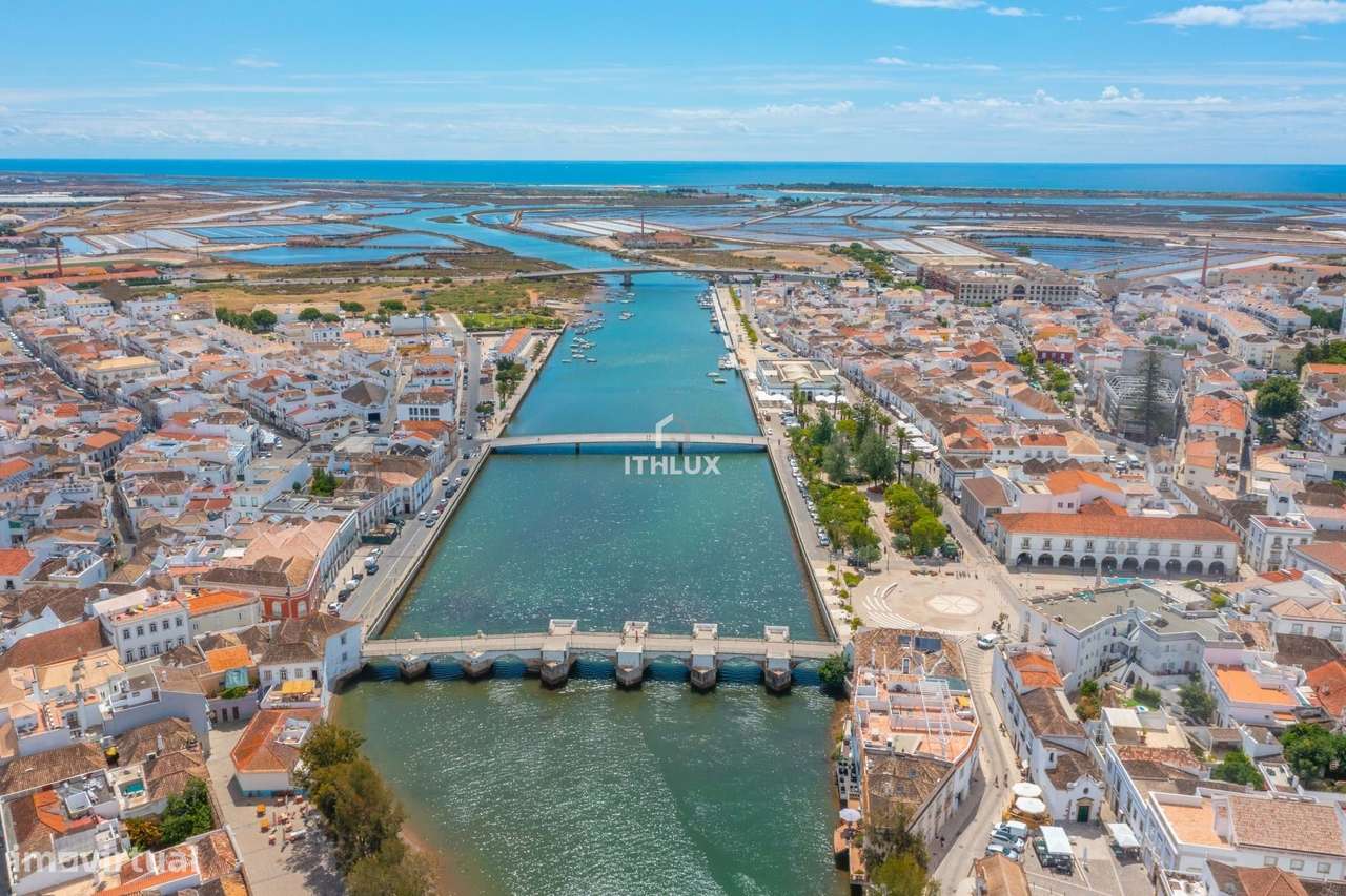 Descubra o Luxo Moderno em Tavira - Moradia com 4 quartos e 4 casas de - Grande imagem: 3/16