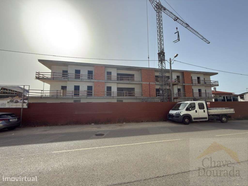 Apartamento T3 com logradouro e garagem - Mealhada-1
