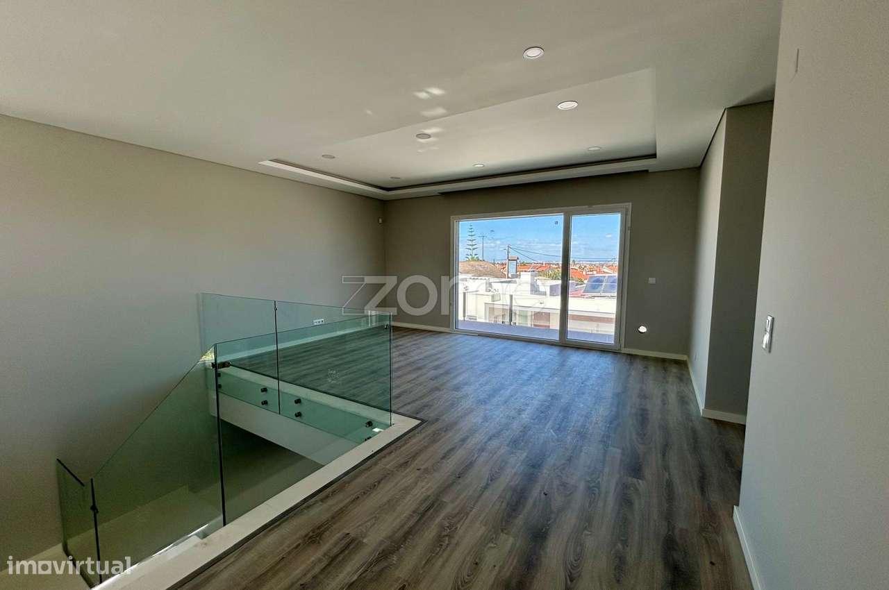Moradia T4 com piscina, suíte e garagem em Azeitão-21