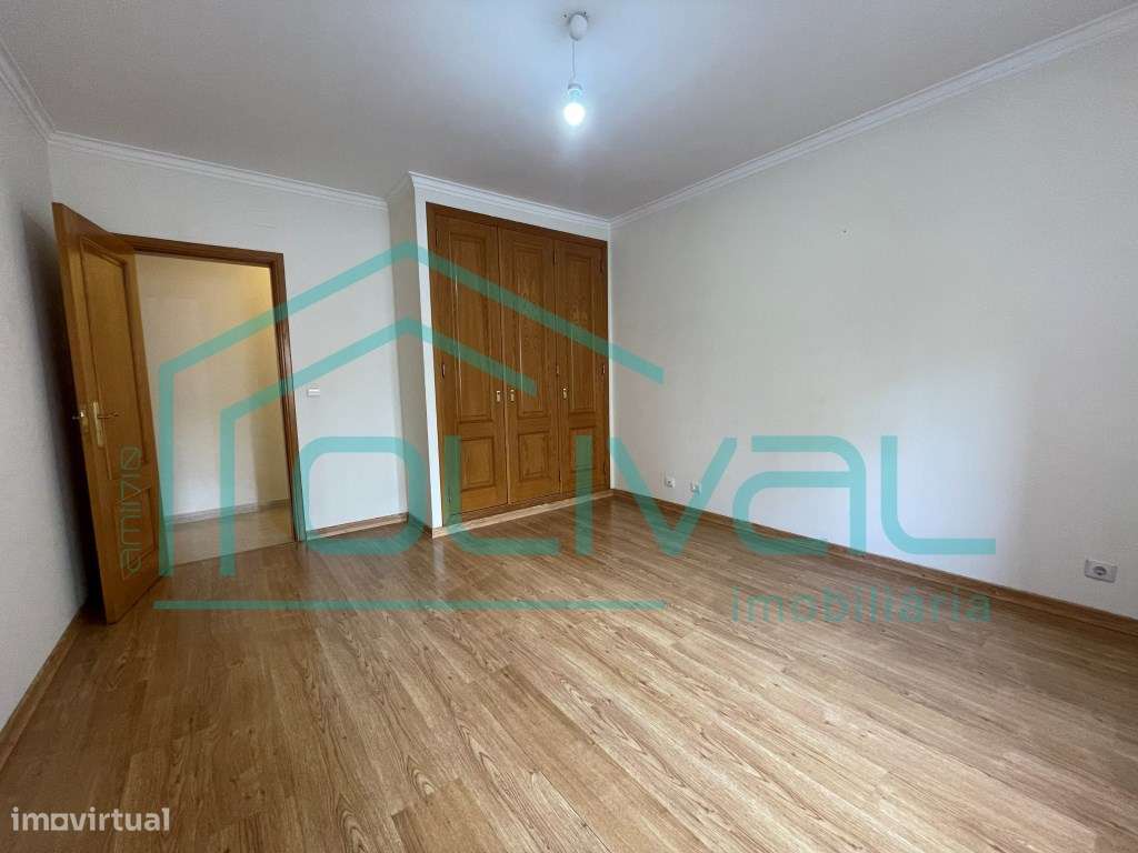 Apartamento T3 com parqueamento e arrecadação na 2ª Fase da Qta. Pi...-27