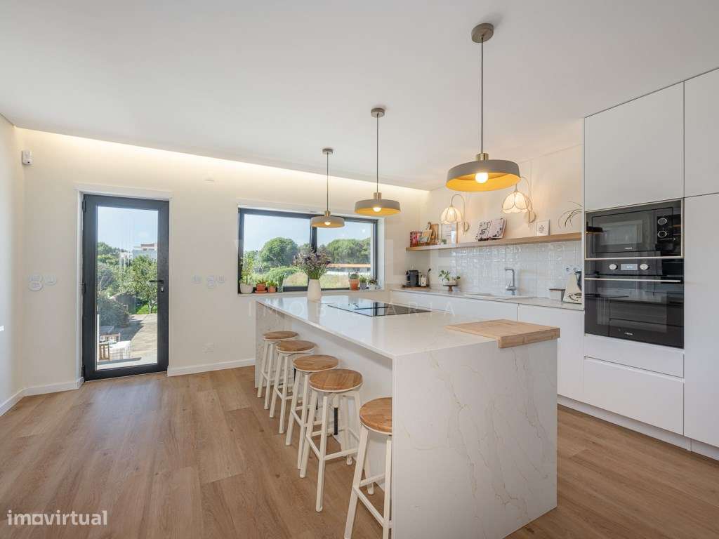 Moradia Independente T5 renovada em 2025 | 1450m2 de terreno | Prai...-2