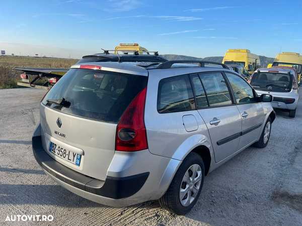 Dezmembrari Renault Megane 2 1.9 Diesel / 2005 - 3