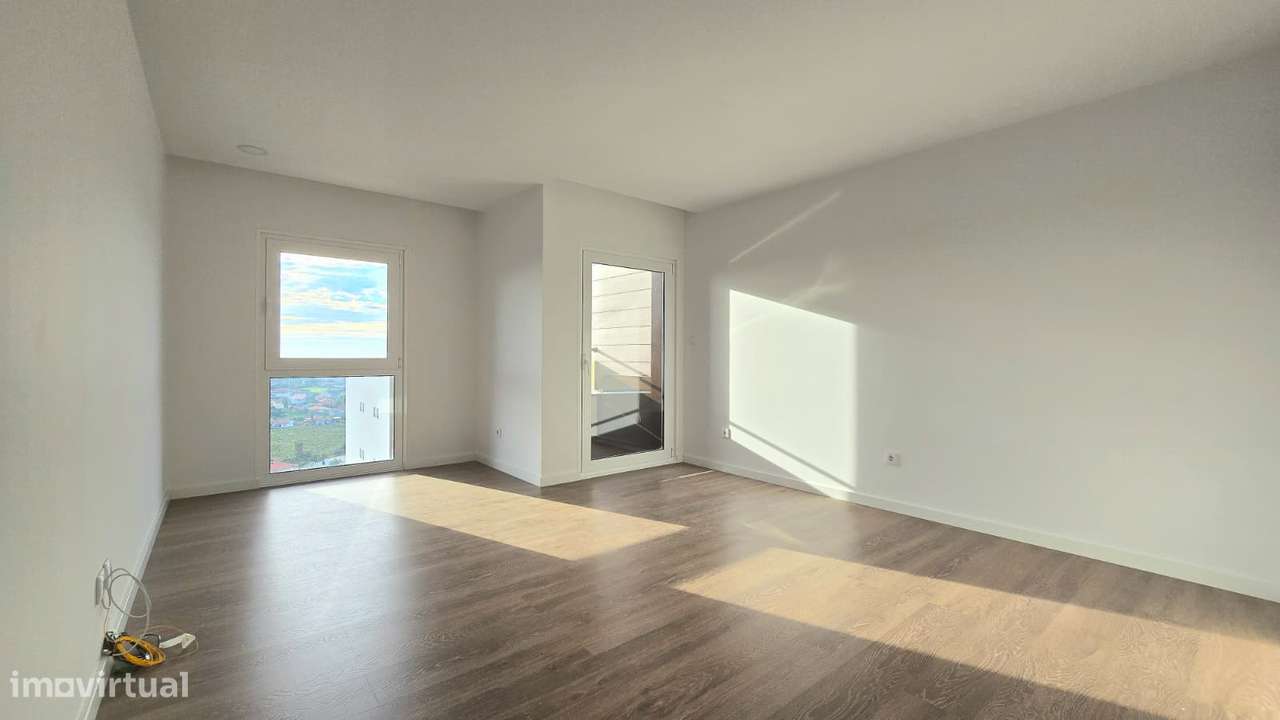 Último T3 de Último Piso, Garagem p/ 2 carros e Varanda | São João Ver - Grande imagem: 4/22