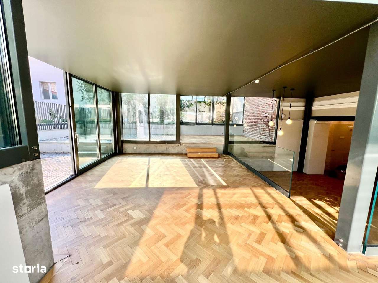 Vila de vanzare in zona centrala - Renovata complet-11