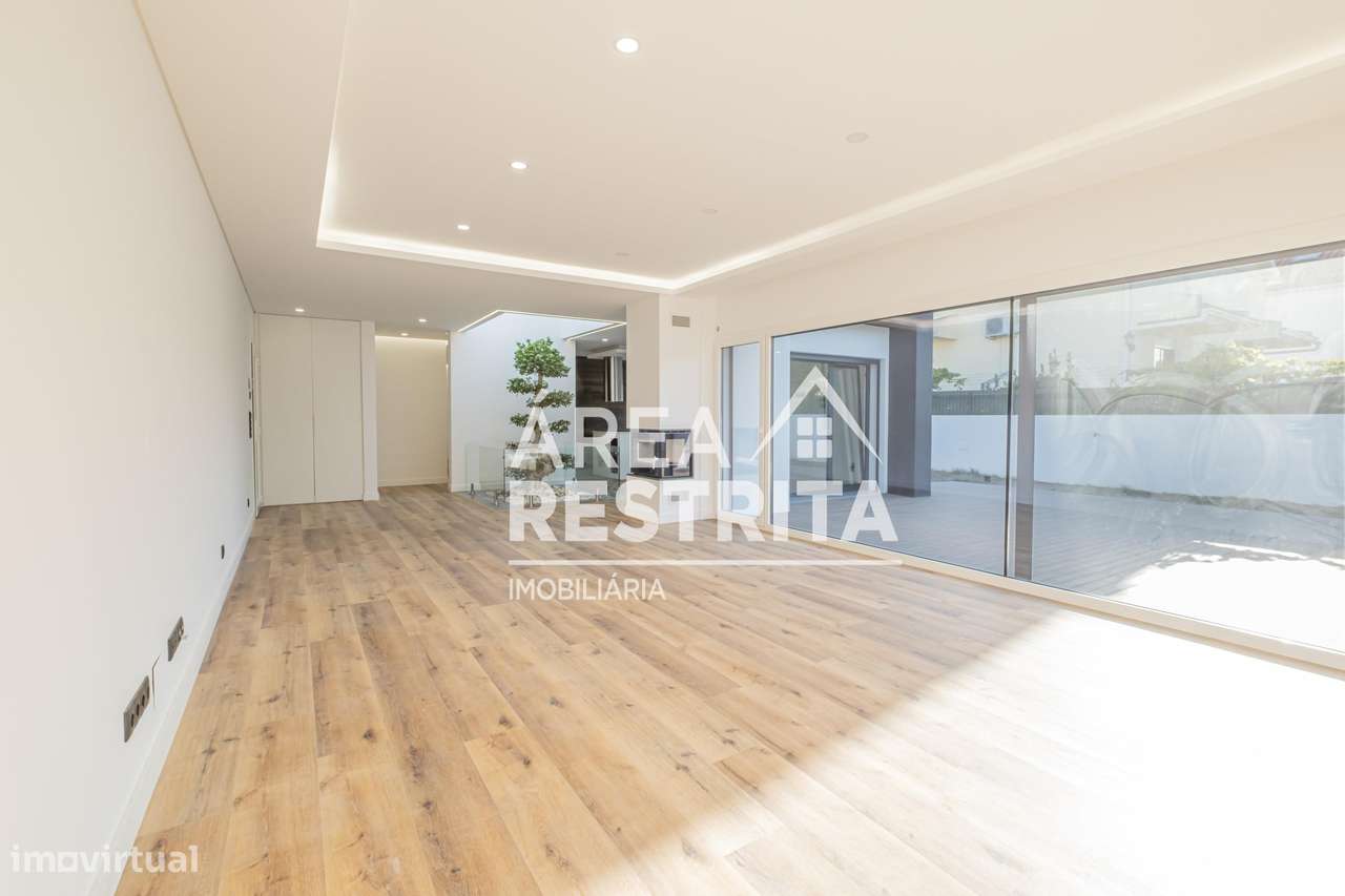 Moradia Térrea Isolada T3 com piscina em lote de 510m2 Quinta do Conde - Grande imagem: 3/59