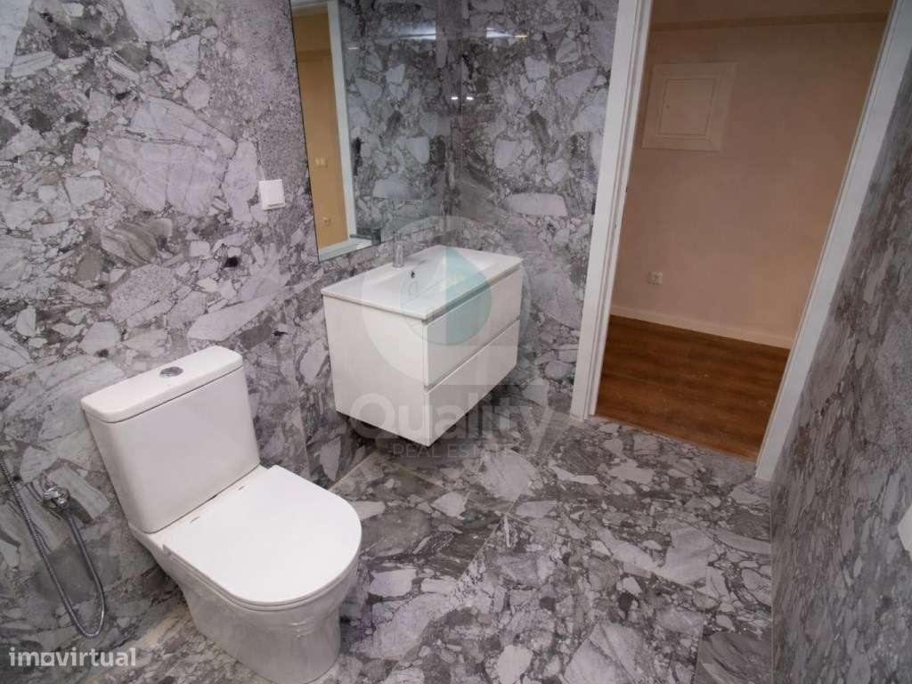 T3 remodelado no centro do Barreiro-21