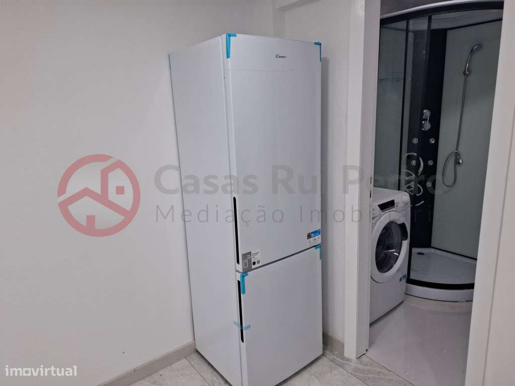 Espaço transformado em T2, com rendimento, em Vale de Milhaços - Grande imagem: 2/17