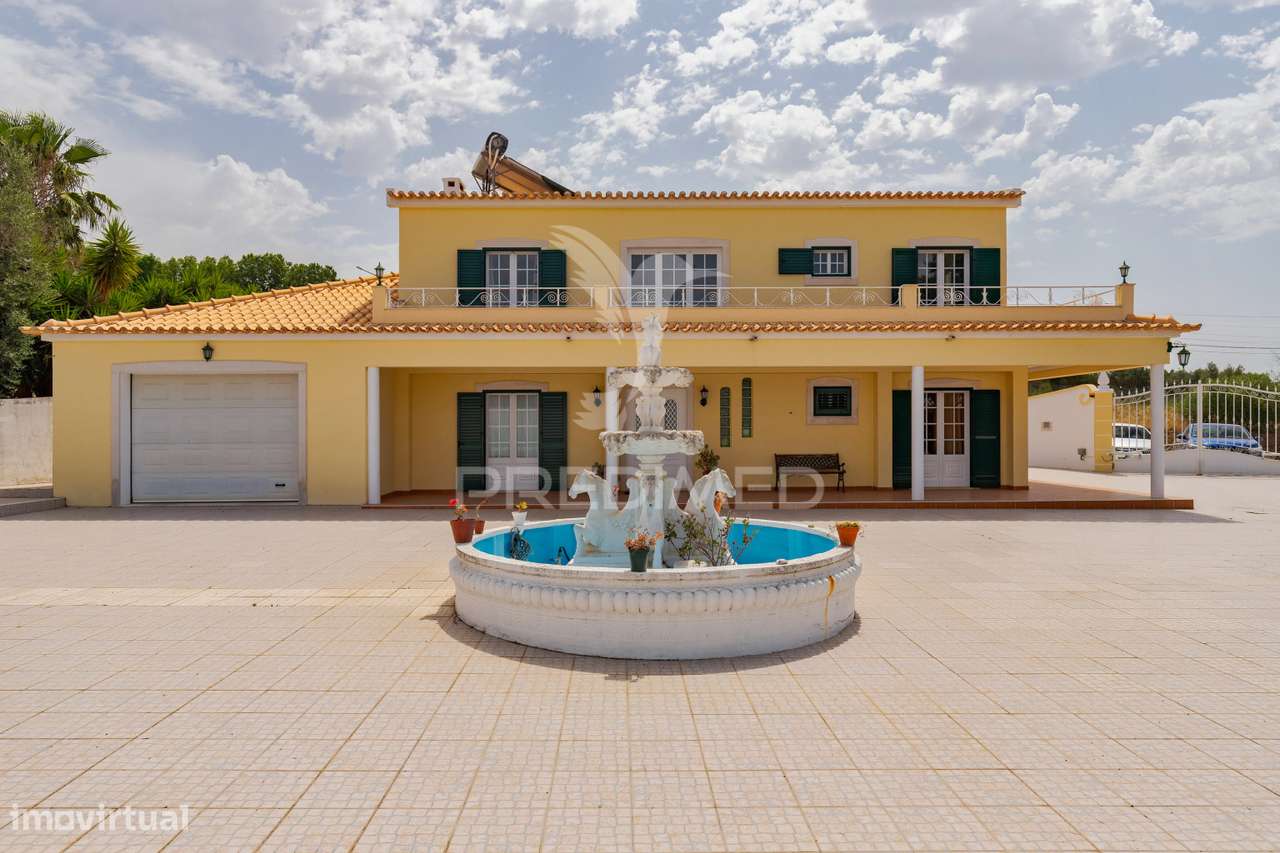 Encantadora Moradia T5 em Alcácer do Sal com terreno de 1540m2 em p... - Grande imagem: 3/35