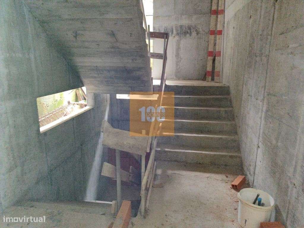 T0 novo com varanda - Fontinha Lux - Grande imagem: 4/20