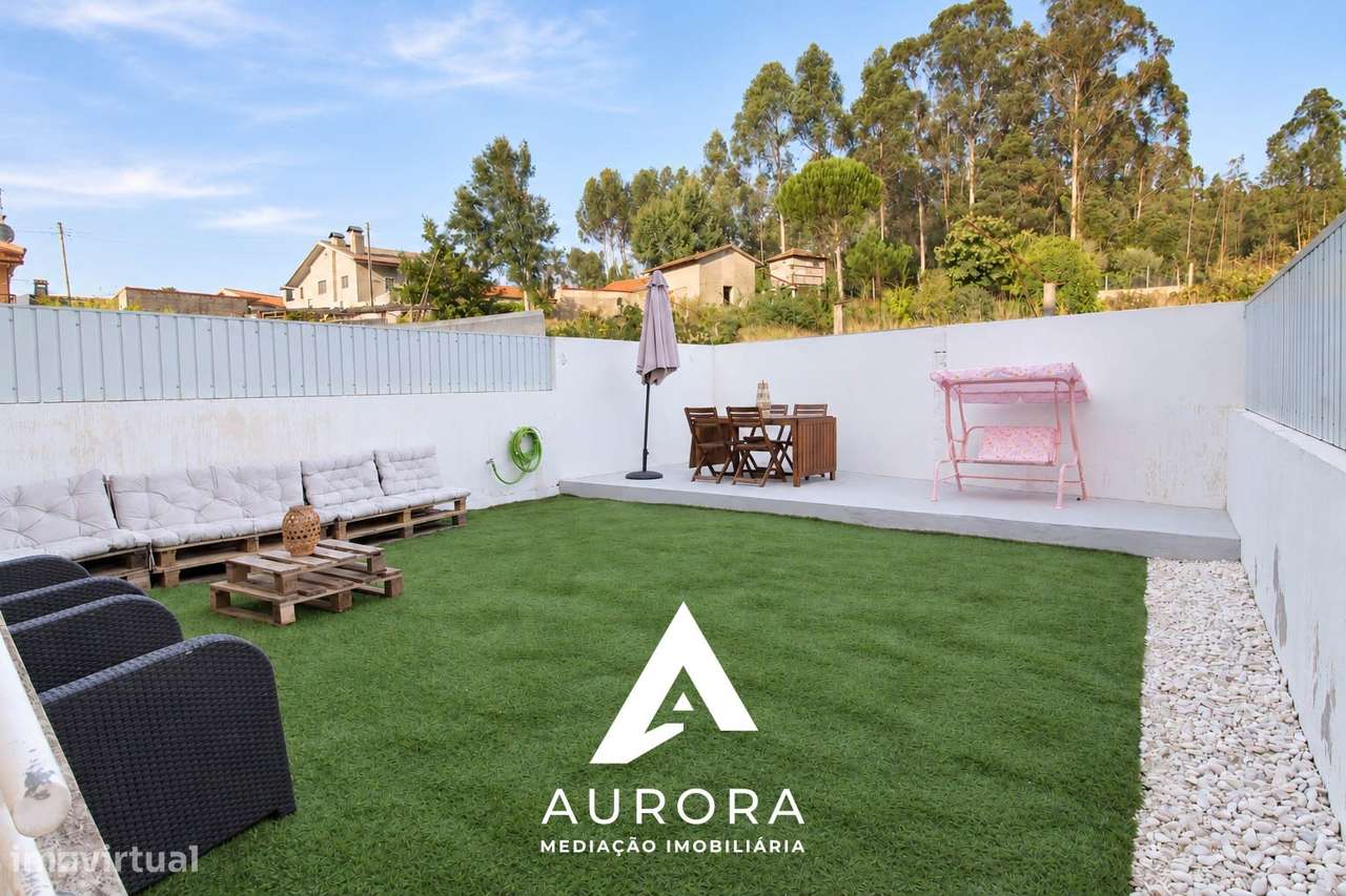 Moradia T3 em Lobão | Áreas amplas, terraço e garagem para três viatur-0