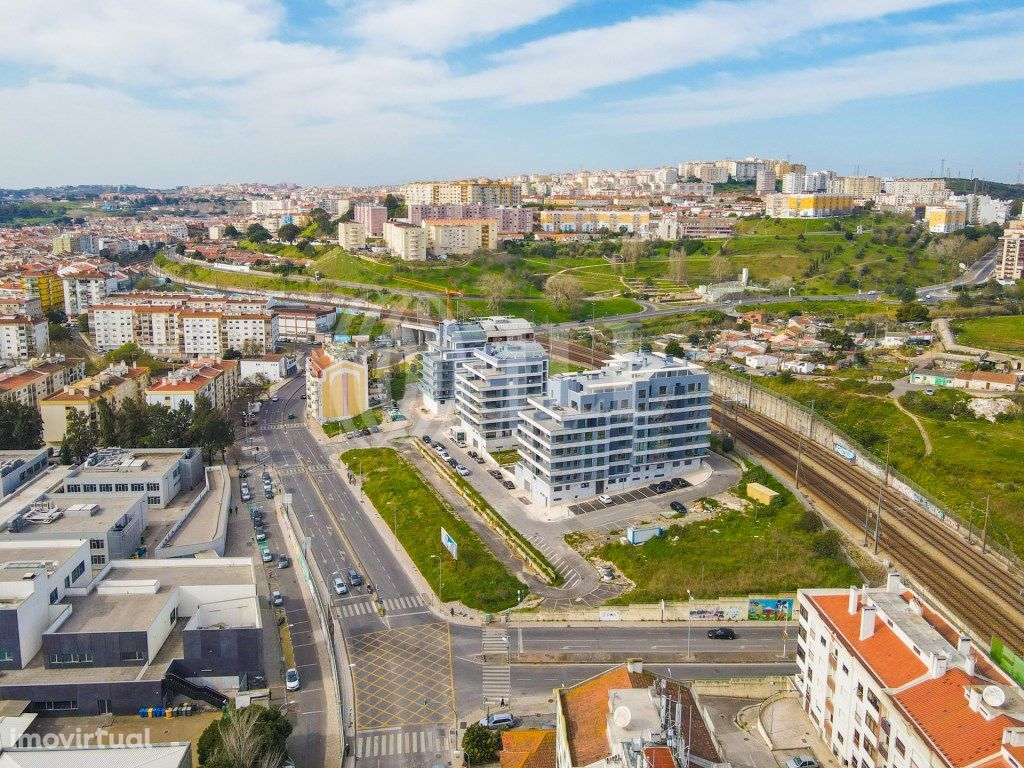 Terreno com 320 m2 na Venteira, Amadora